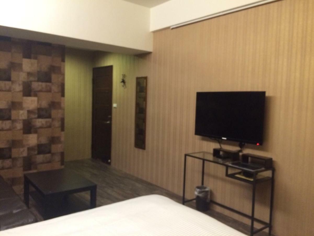 Apartament Traveler Station R15 Kaohsiung Zewnętrze zdjęcie