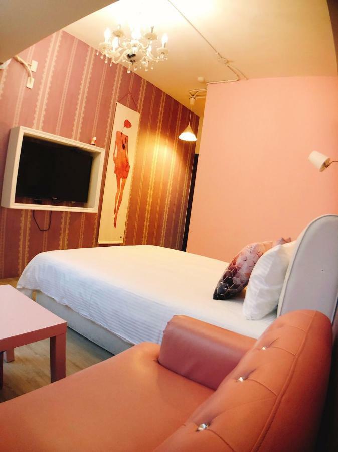 Apartament Traveler Station R15 Kaohsiung Zewnętrze zdjęcie