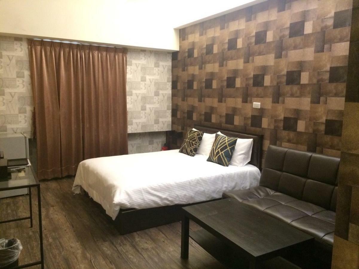 Apartament Traveler Station R15 Kaohsiung Zewnętrze zdjęcie
